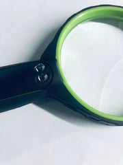 LED magnifying glass with light – Pick N Drop gift for seniors USA Europe