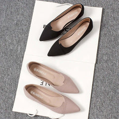 Flats Women's Soft Sole Shallow Mouth Pea Shoes Pointed Toe Flat Bottom Working Women's Shoes Large Size 44 45 46 Moccasins
