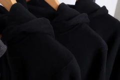 The new men's and women's letter-printed hoodies for autumn and winter are fashionable and casual sportswear for women