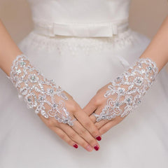 White Hook And Fingerless Short Lace Gloves