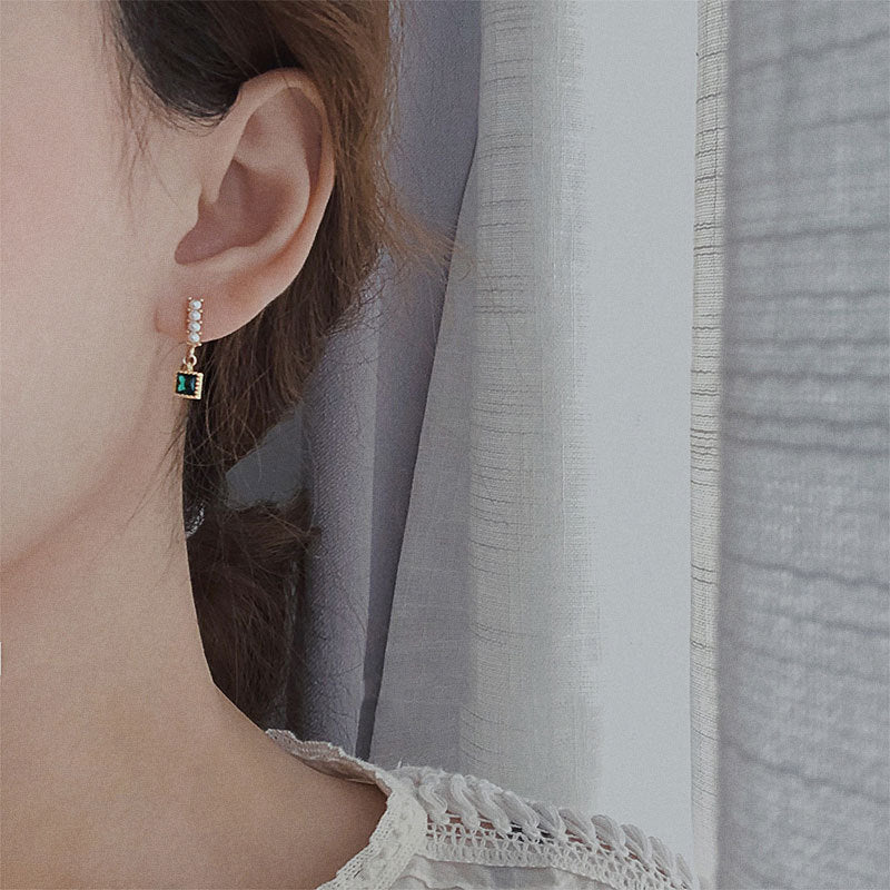 Simple earrings web celebrity earrings
