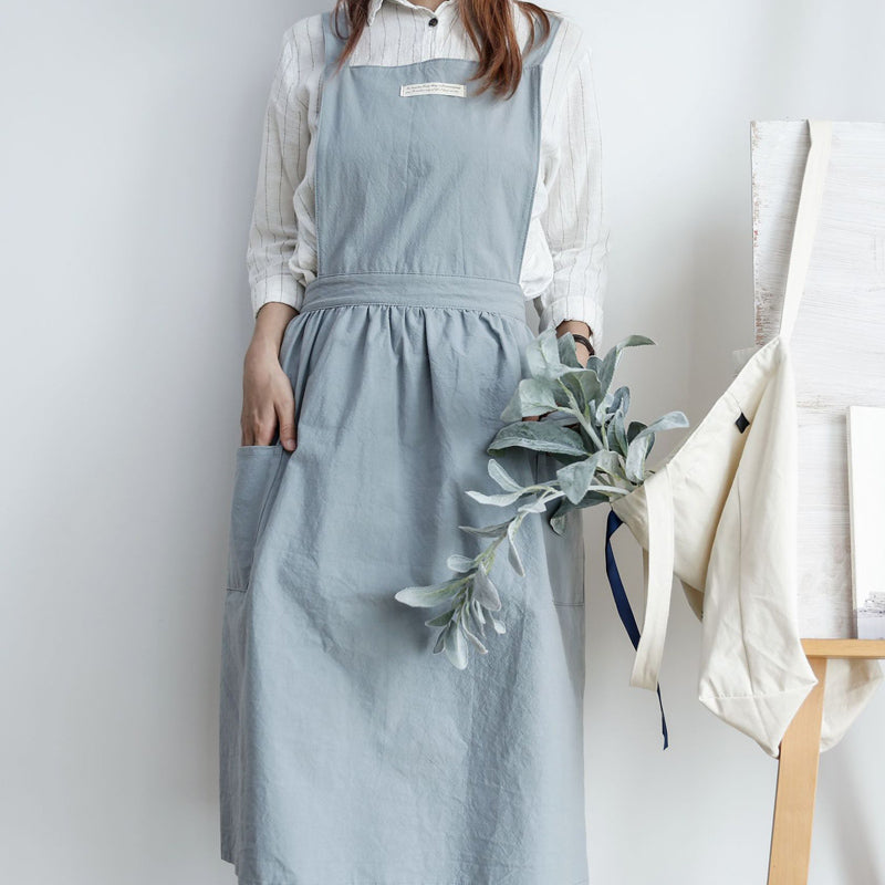 Cotton kitchen apron for home cooking – sleeveless universal size design