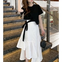 Half-Length Dress Suit, Small Man With Two-Piece Suit Showing High Temperature And Softness