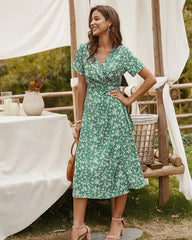 Spring and summer floral short-sleeved dress