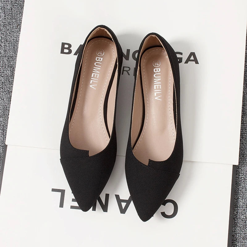 Flats Women's Soft Sole Shallow Mouth Pea Shoes Pointed Toe Flat Bottom Working Women's Shoes Large Size 44 45 46 Moccasins