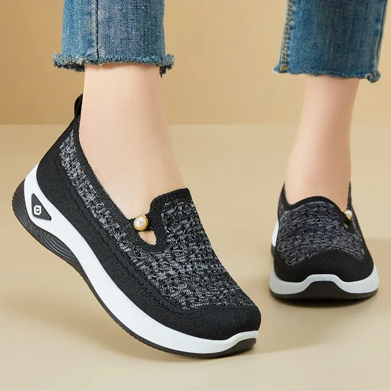 Women's shoes Spring and Autumn casual fashion soft sole lightweight single shoe women's breathable mother's shoes