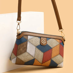 Women's crossbody bags come in various patterns and are suitable for leisure activities, traveling, commuting, etc. For outings.