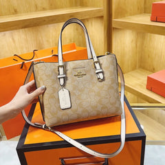 New trendy tote bag - versatile style handbag for carrying on the go or worn on the shoulder - versatile design
