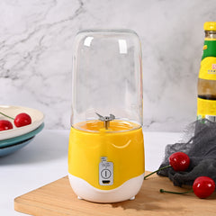 Portable mini blender juicing cup – 18000 RPM four blade motor detail