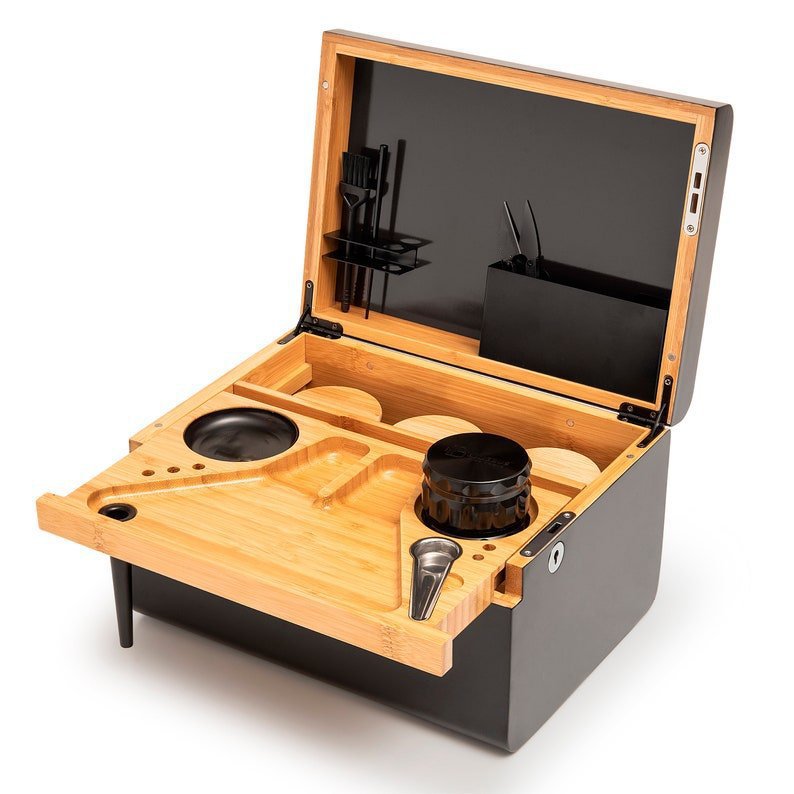 Bamboo storage box with removable tray – natural bamboo grain detail