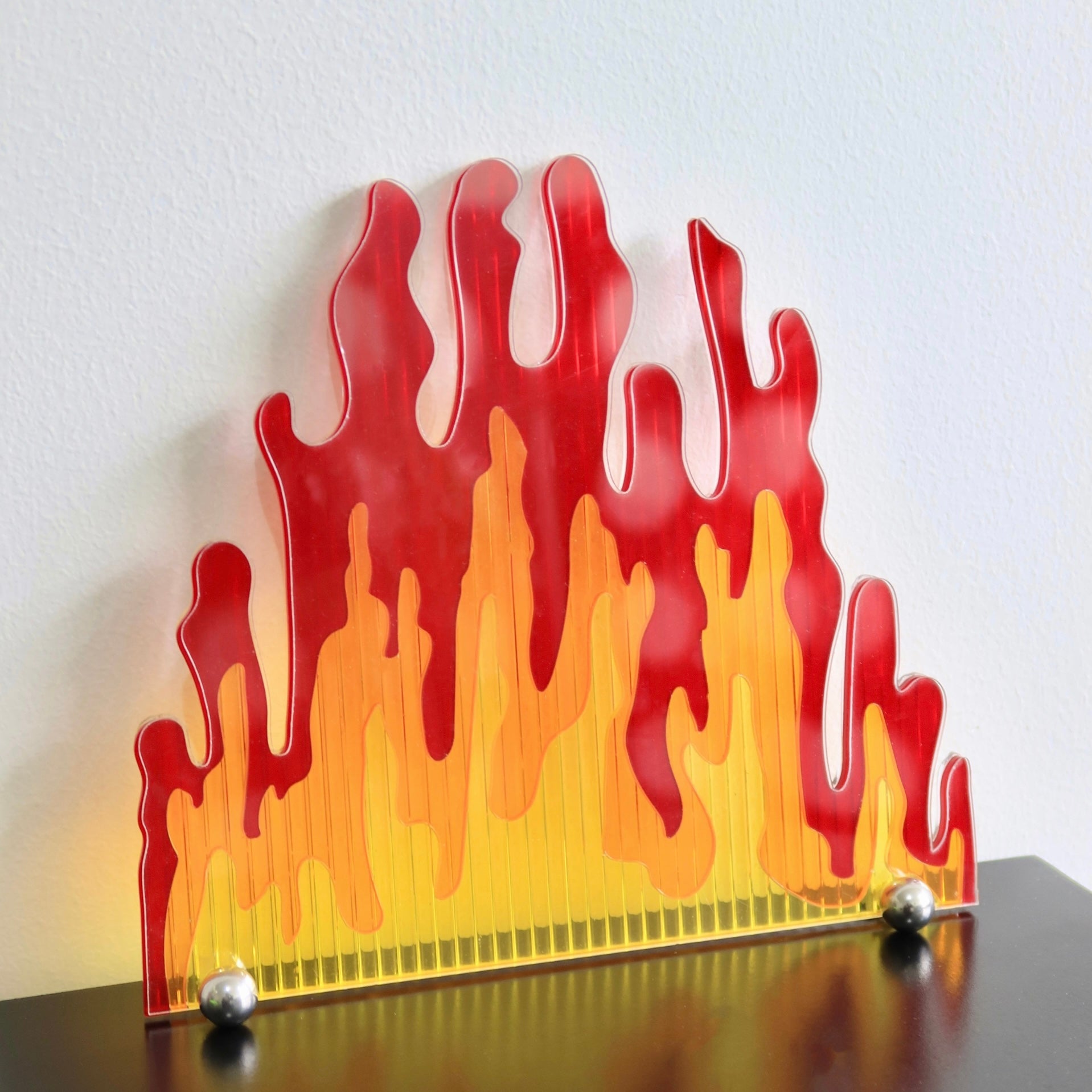 Acrylic photo display stand for desk – gift box packaging side view